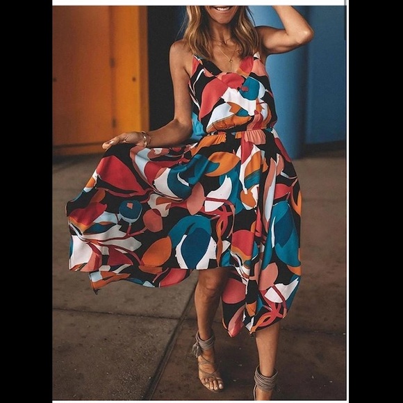 V-Neck Colorful Geometric Dress - Picture 2 of 6